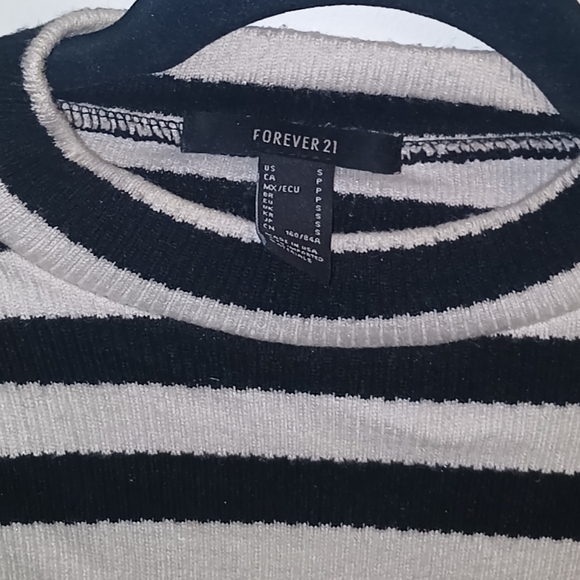 Forever 21 S Striped Cropped Sweater - Picture 4 of 5